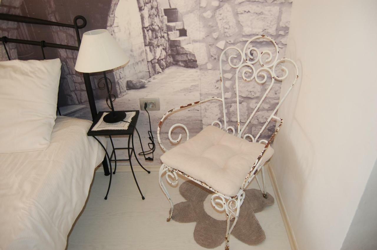 Studio Apartment For 2 Adults And 1 Child ماكارسكا المظهر الخارجي الصورة