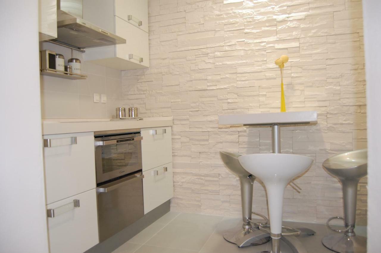 Studio Apartment For 2 Adults And 1 Child ماكارسكا المظهر الخارجي الصورة