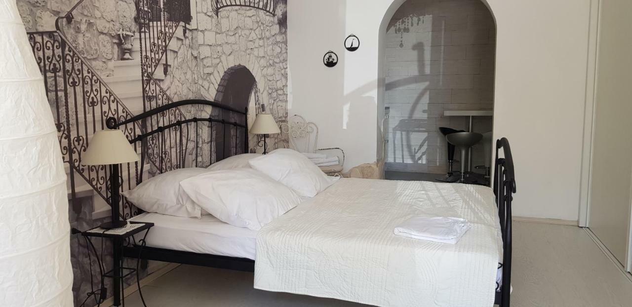 Studio Apartment For 2 Adults And 1 Child ماكارسكا المظهر الخارجي الصورة